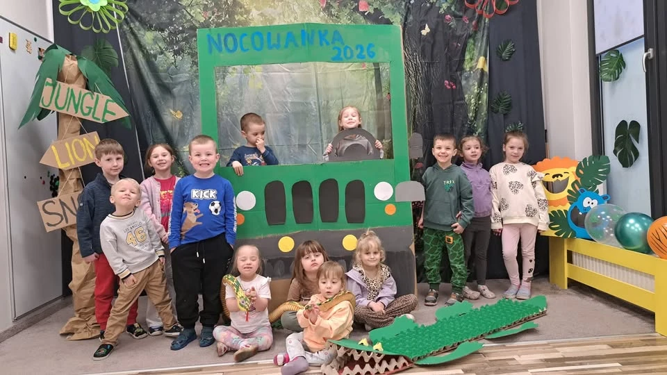 Nocowanka w przedszkolu – przygoda Lisków i Jeżyków