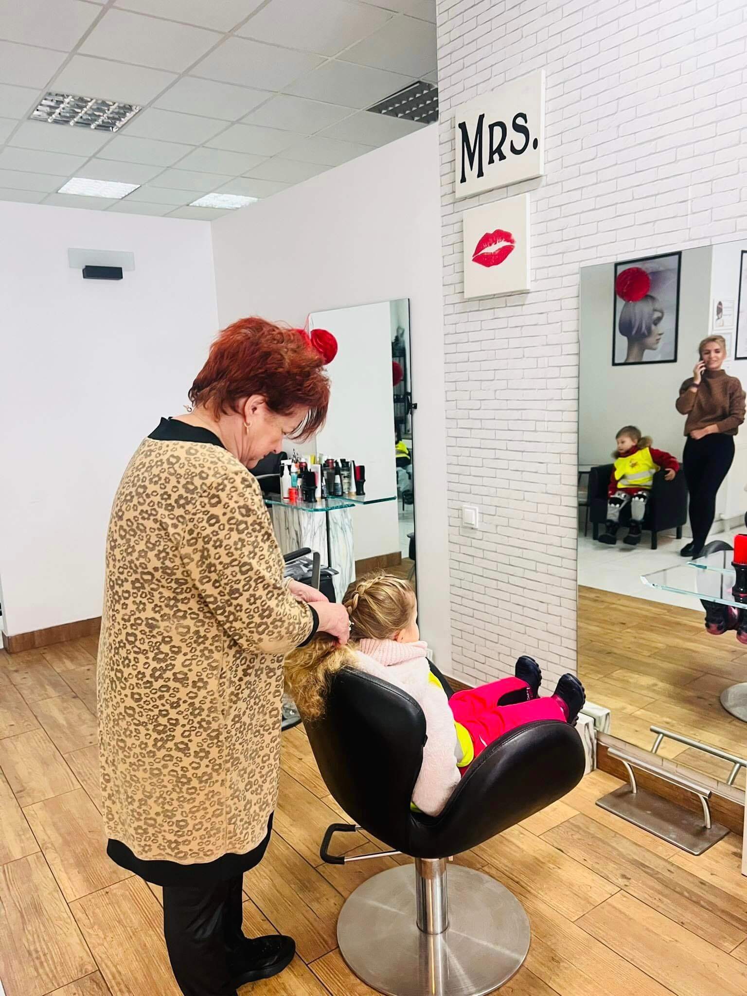 Magiczne przedszkole z wizytą w salonie fryzjerskim Magiczne przedszkole z wizytą w salonie fryzjerskim